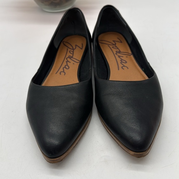 Zodiac Black Leather Pointy Flats BFL8949D - Picture 2 of 7